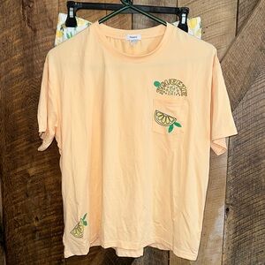 NWT Forever 21 sleepwear set lemons Size Large apricot and white color